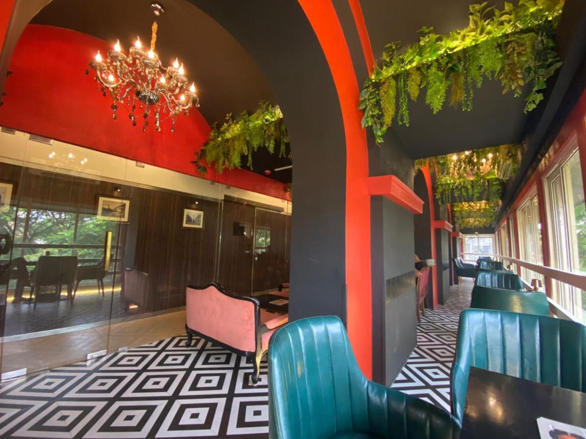 Gulf Hotel Mumbai- The Boutique Hotel Colaba Mumbai Exterior photo