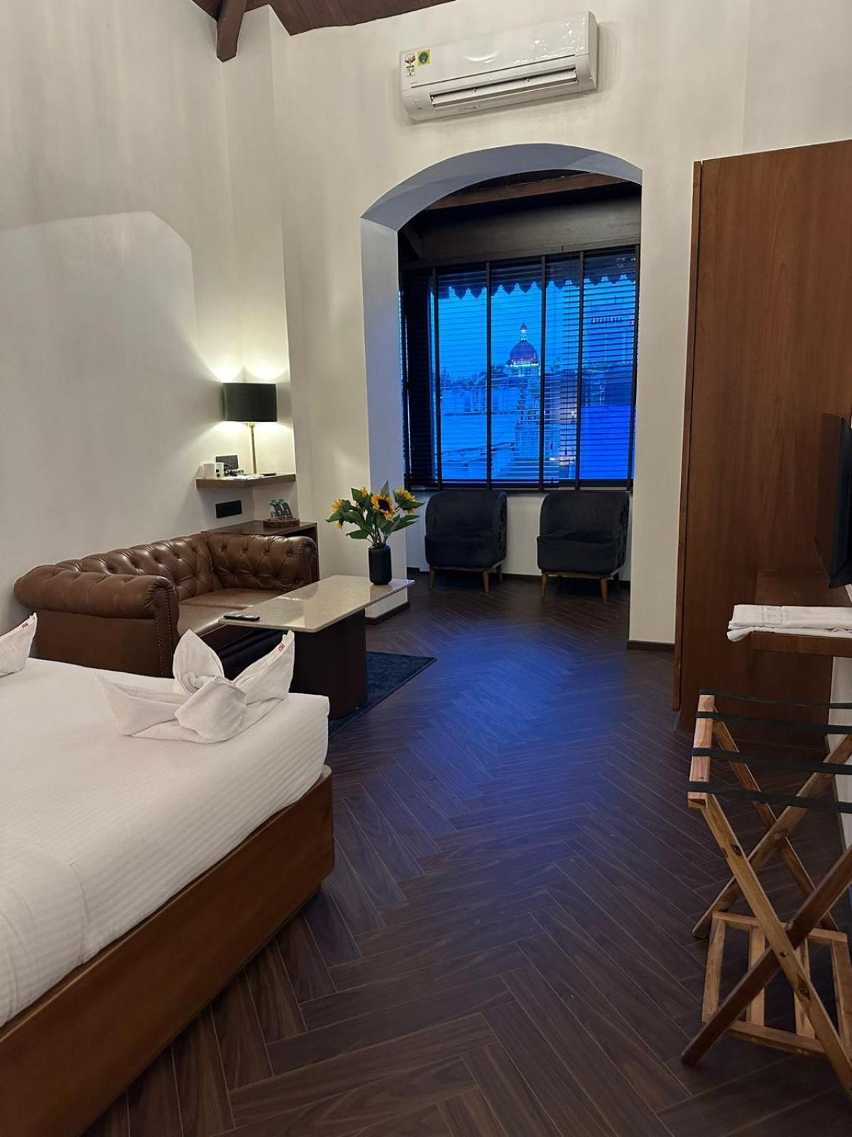 Gulf Hotel Mumbai- The Boutique Hotel Colaba Mumbai Exterior photo