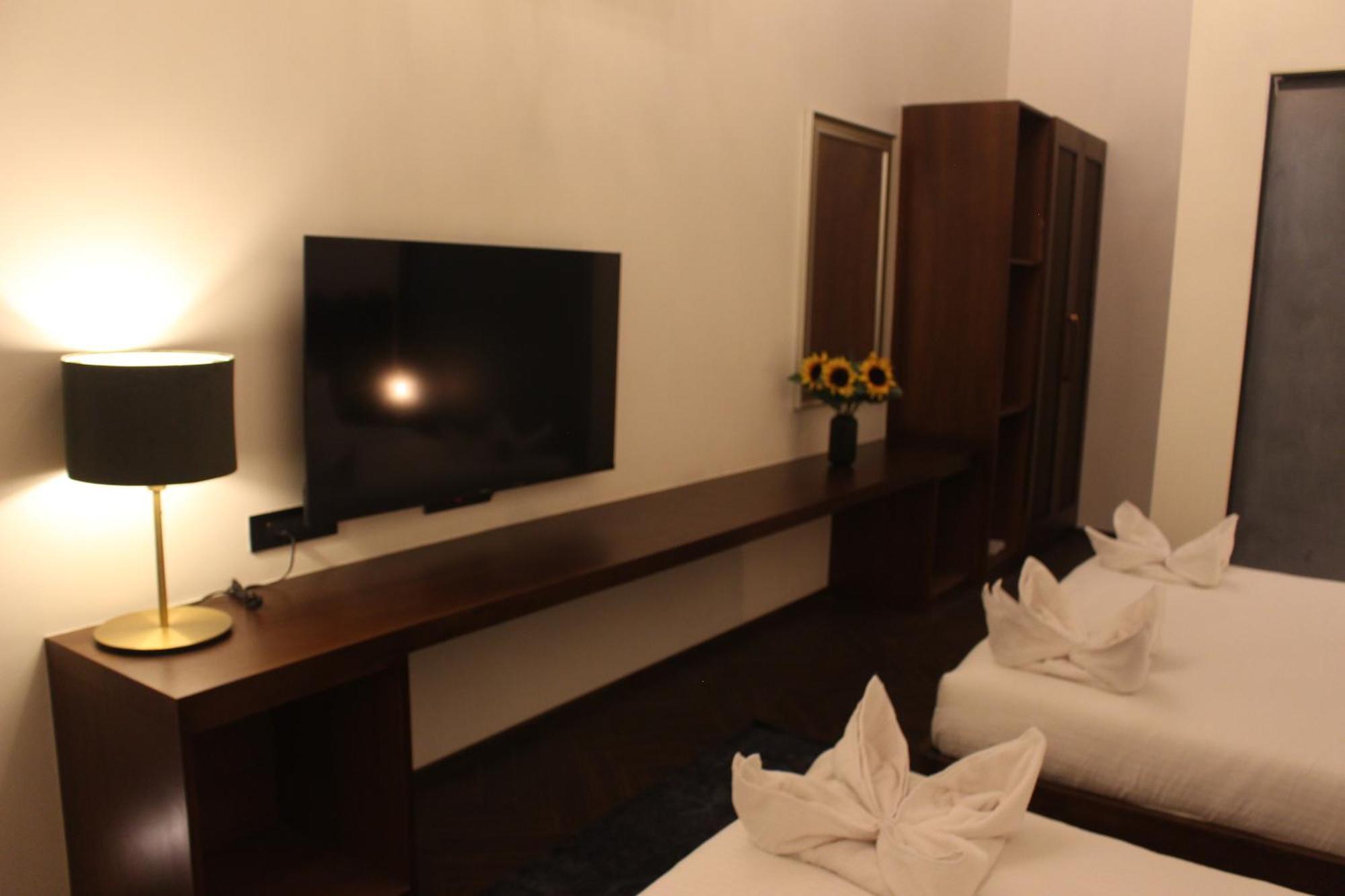 Gulf Hotel Mumbai- The Boutique Hotel Colaba Mumbai Exterior photo